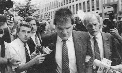 Pete Rose surrounded by reporters following his conviction for failing to report income on his tax returns. (AP/Wide World Photos)