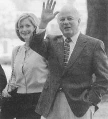 Governor Edwin Edwards and his wife Candy enter the courthouse where he was found guilty of extortion. (AP/Wide World Photos)