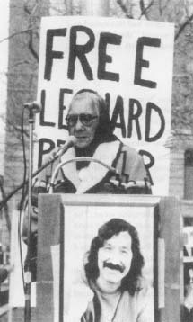Hazel Little Hawk speaks at a rally for Leonard Peltier at the federal building in St. Paul, Minnesota. (AP/Wide World Photos)